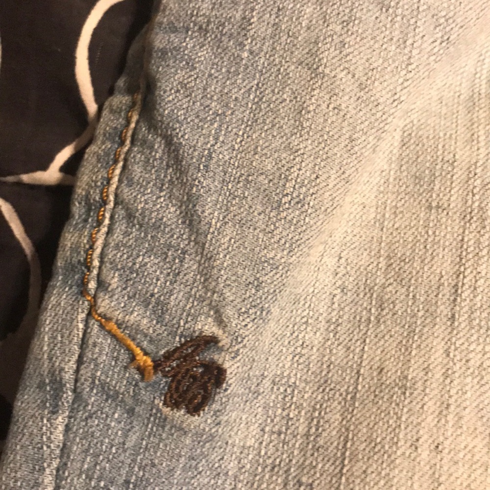 Sold Apple bottom capris - Picture 4 of 9